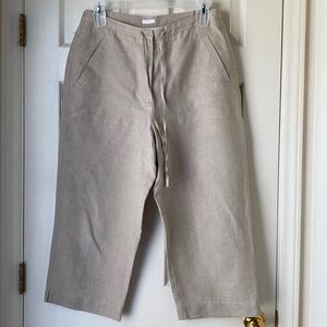 Liz Claiborne Tan Linen Capris. Side pockets, Tie Belt, Front Fly